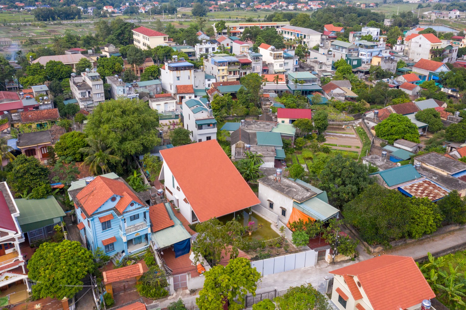 Ngắm ngôi nhà cấp 4 mái đỏ được tạp chí nước ngoài hết lời khen ngợi ảnh 1