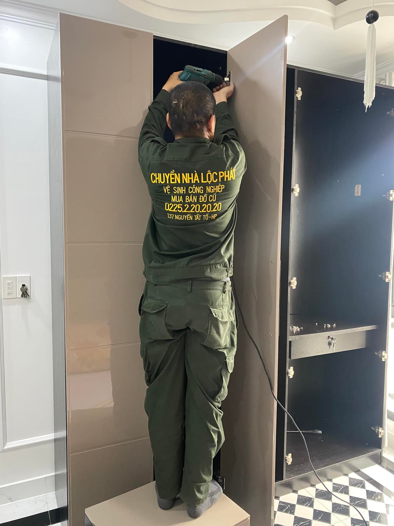 tháo lắp giường tủ