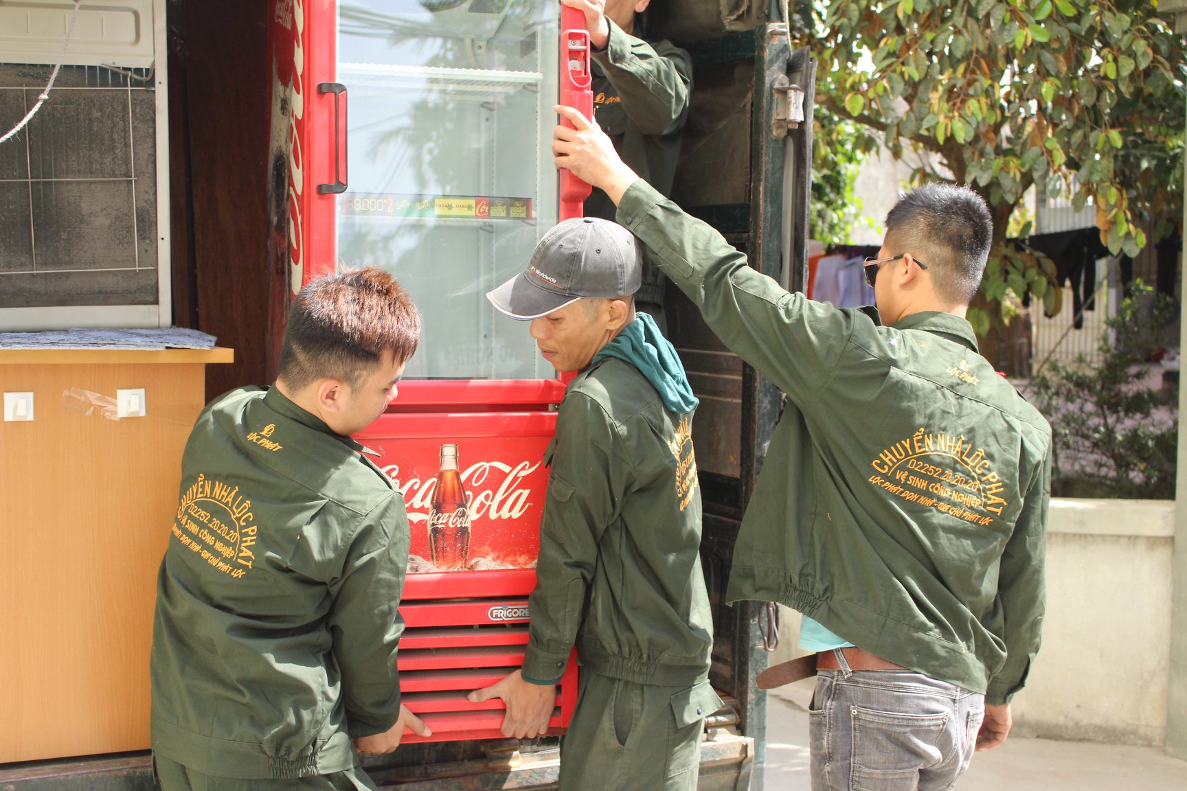 Cách vận chuyển tủ lạnh đúng kỹ thuật